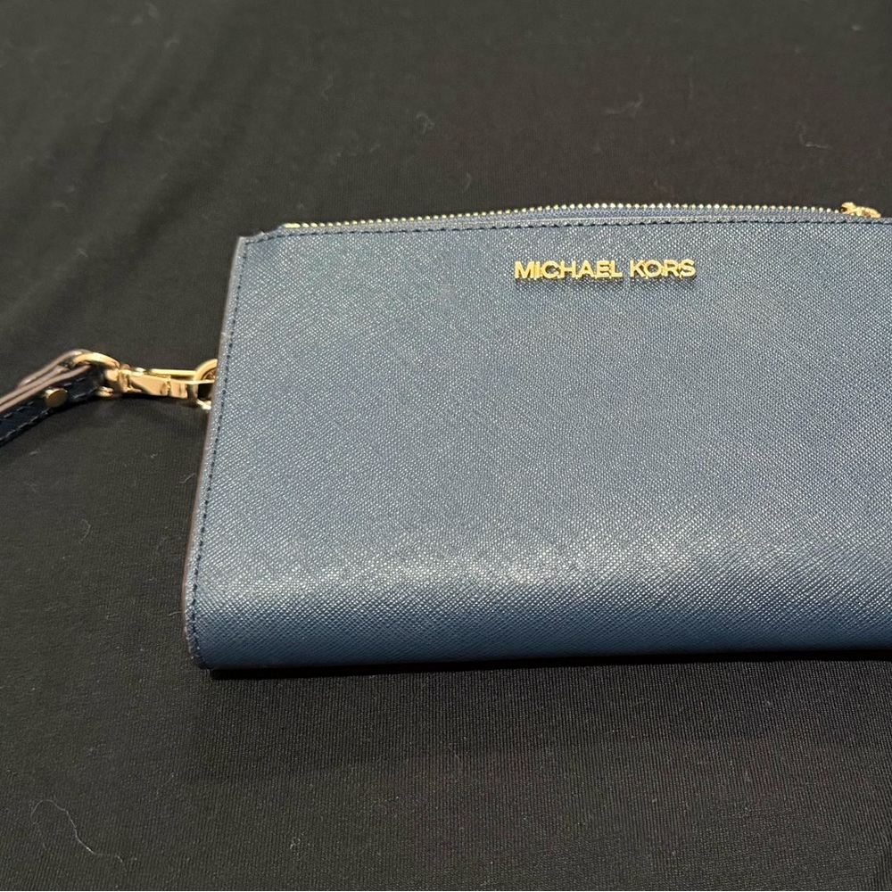 Michael Kors Navy Zip-Around Wristlet with Gold Accents. 💖